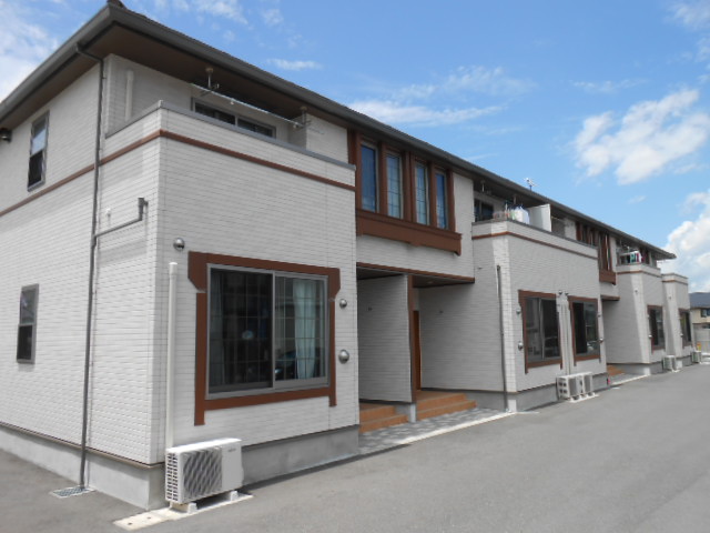 建物外観　バルコニー・玄関側を南東方向より撮影