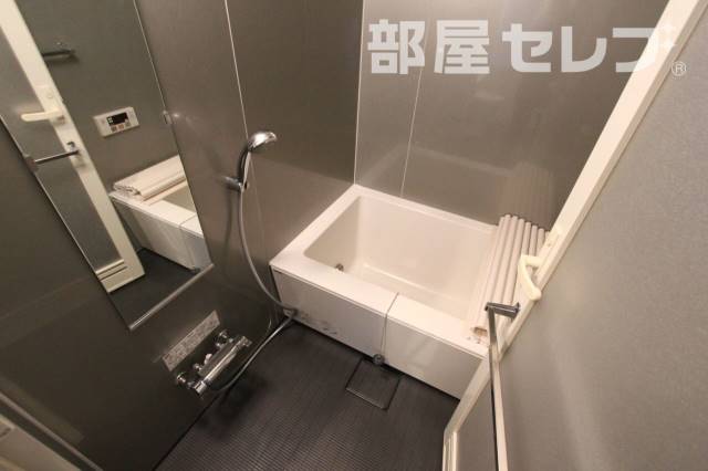 バス・シャワールーム　追焚、乾燥機付バスルーム