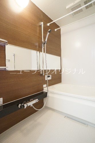 バス・シャワールーム　雨の日でも安心してお洗濯ができる浴室乾燥機付き☆