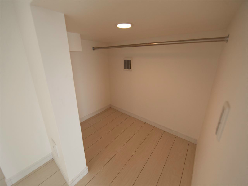 収納　ウォークインクローゼット（収納充実してます）