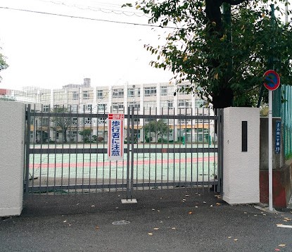 中学校　墨田区立寺島中学校（中学校）まで987m