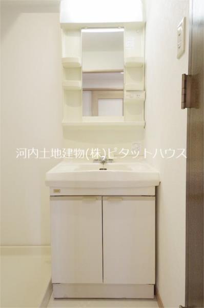 洗面設備　類似室内