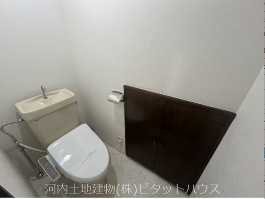トイレ　類似室内