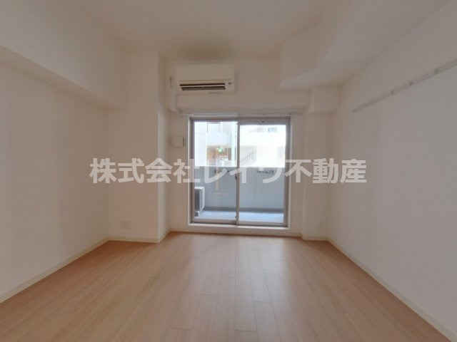 居室・リビング　コンパクトで使いやすい洋室です