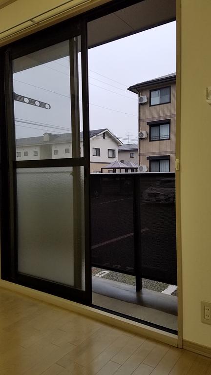 バルコニー　南側に面しているのでお日様が良くあたります♪