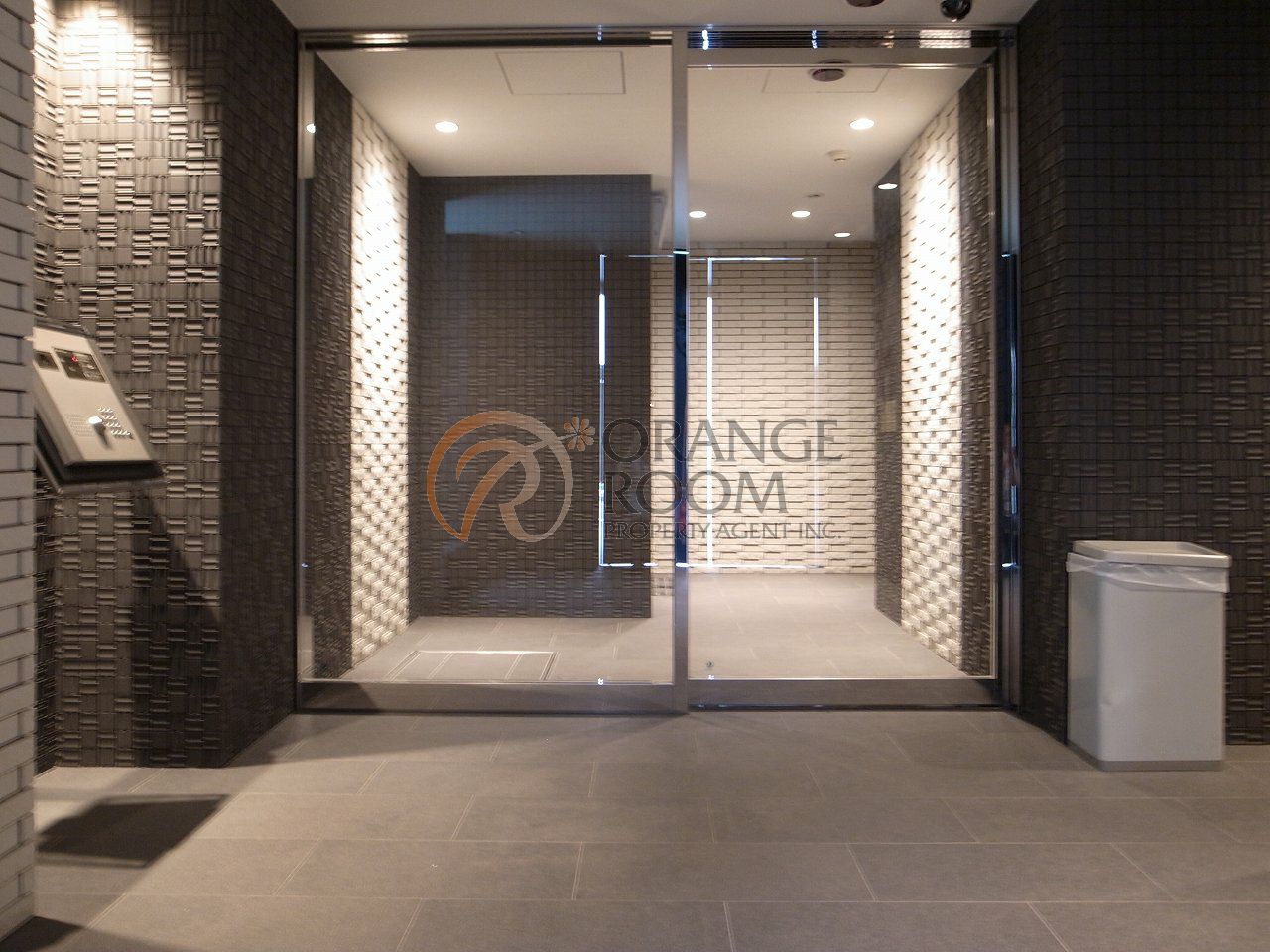 エントランス　グラントゥルース本郷