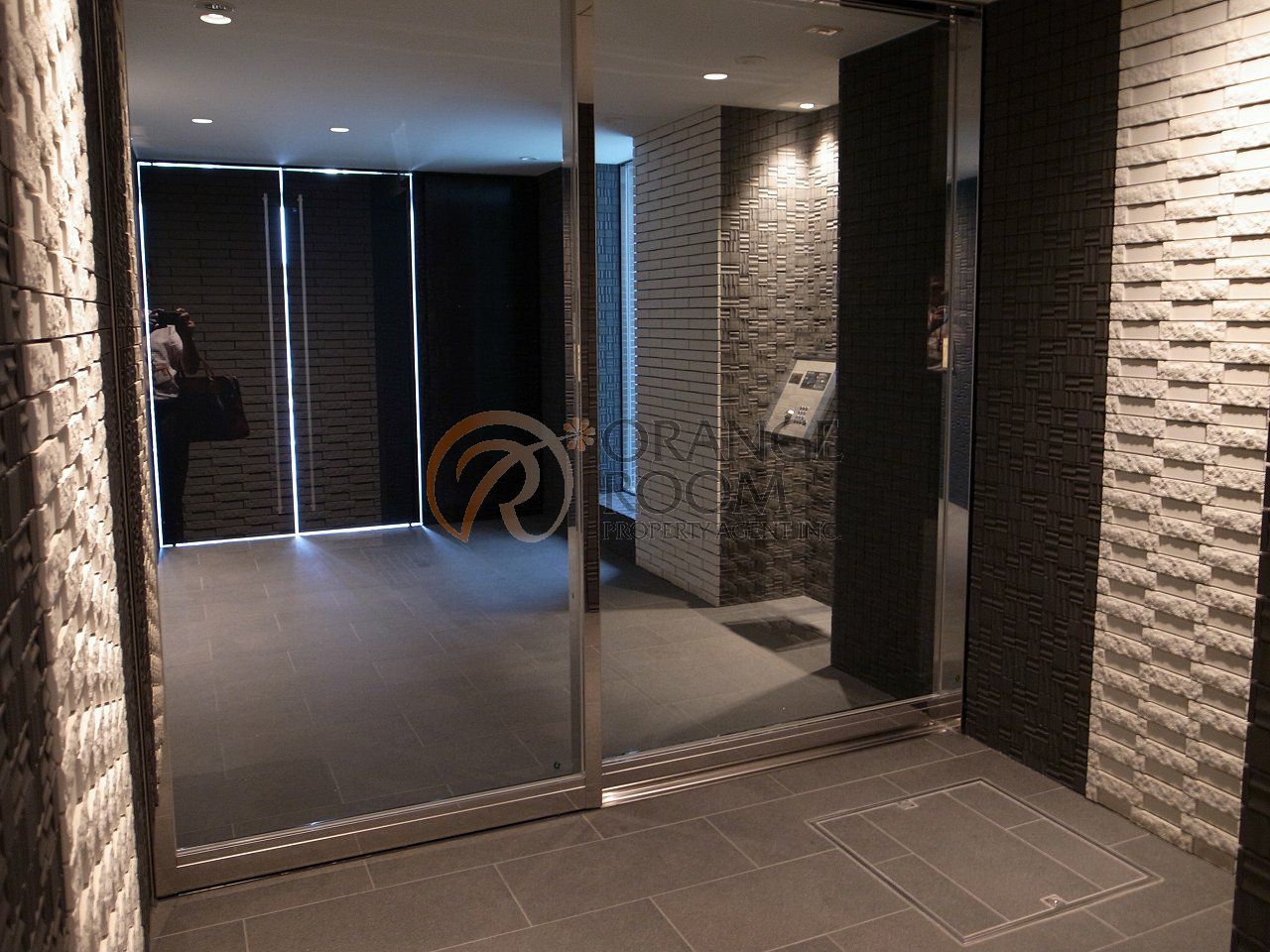 ロビー　グラントゥルース本郷