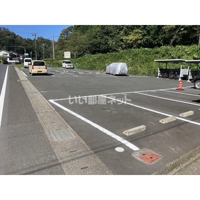 【ライフステージ広瀬　安岡IIの駐車場】