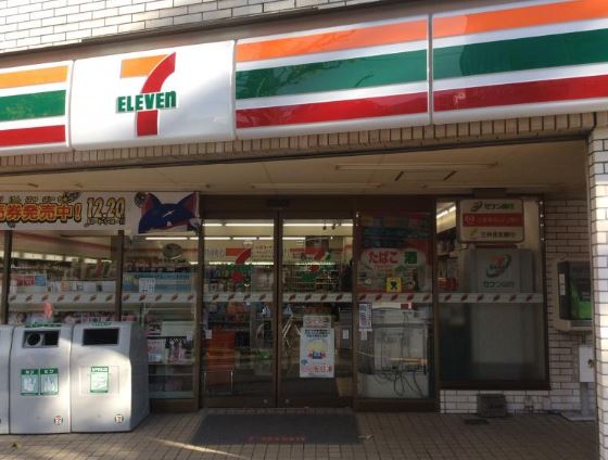 コンビニ　セブンイレブン魚籃坂店（コンビニ）まで86m