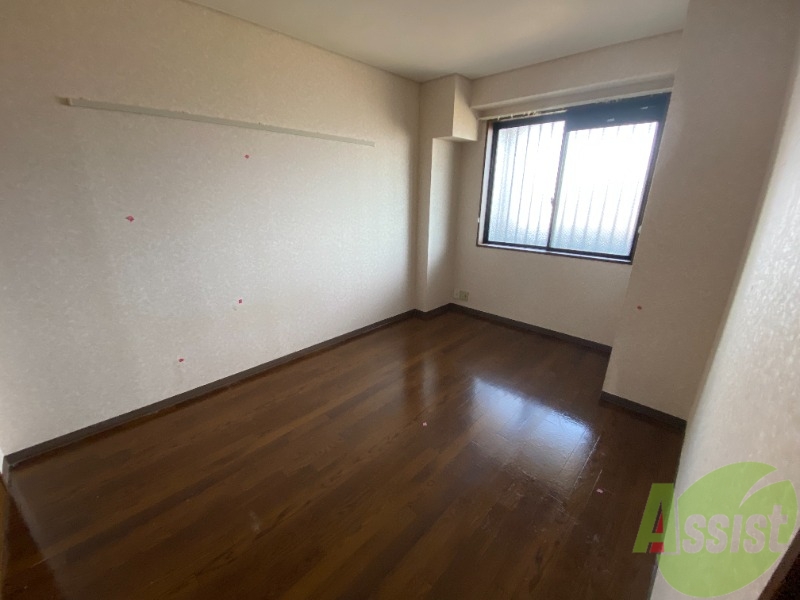 その他部屋・スペース　こちらは寝室になります。広い寝室ですね。