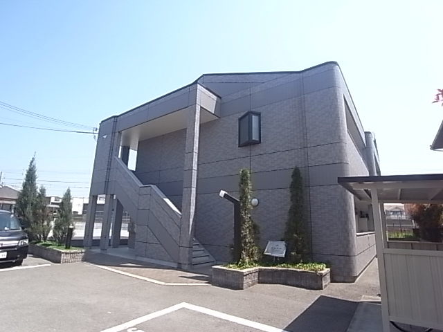 加古川市平岡町西谷のアパートの建物外観