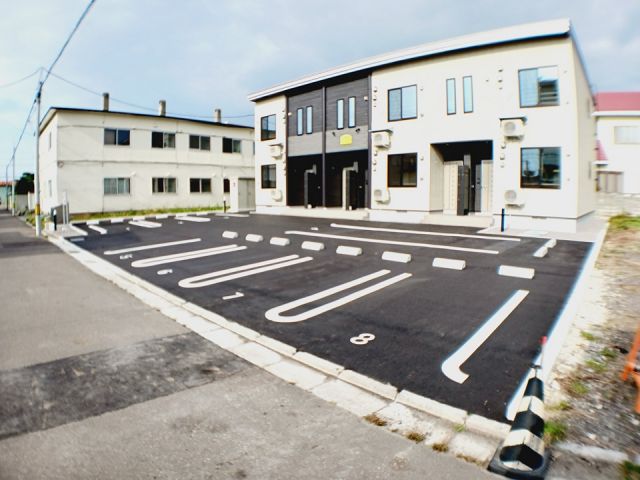 【函館市湯浜町のアパートの駐車場】