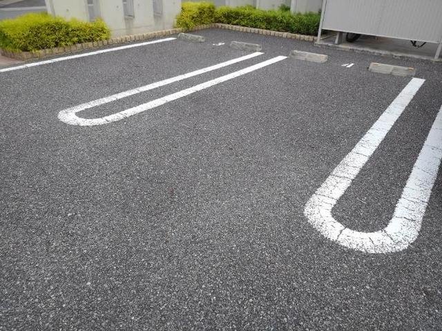 【クローバー　Iの駐車場】