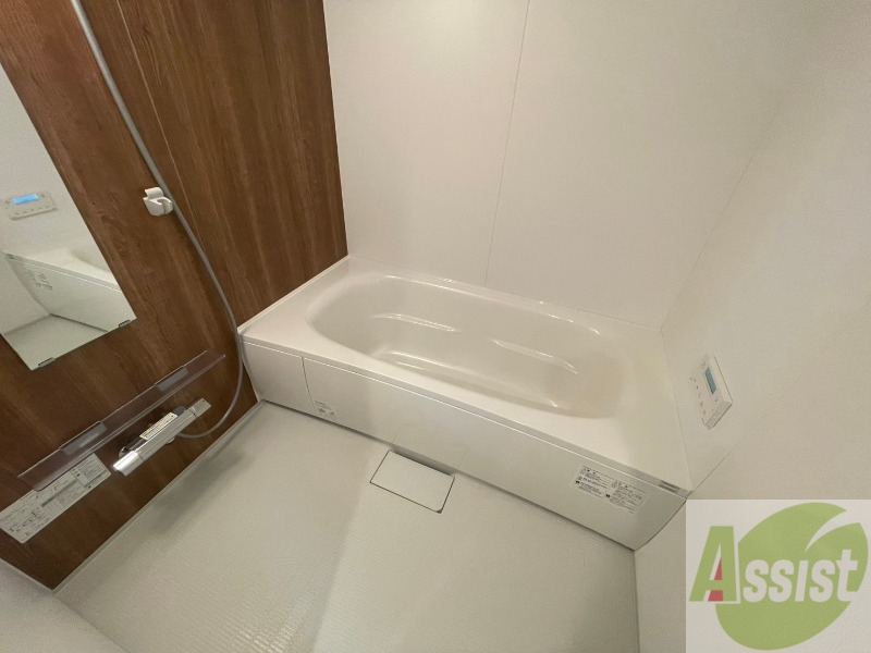 バス・シャワールーム　お風呂になります。一日の疲れを癒してくださいね。