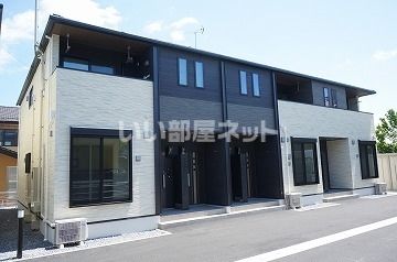 須賀川市西田町のアパートの建物外観