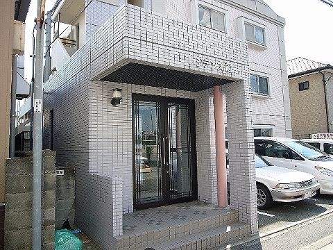 【糟屋郡粕屋町若宮のマンションのエントランス】