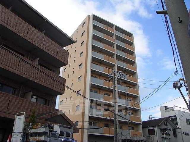 名古屋市昭和区車田町のマンションの建物外観