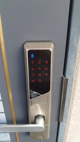 セキュリティ　写真は別号室のものです。