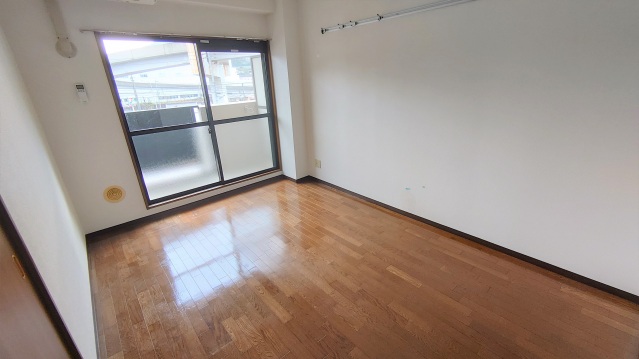 居室・リビング　写真は別号室のものです。