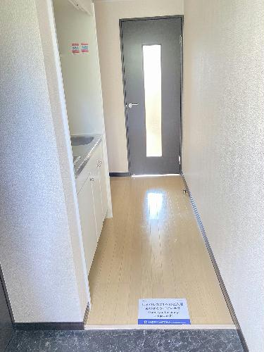 玄関　1階の写真です。