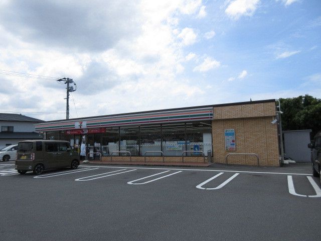 コンビニ　セブンイレブン（コンビニ）まで1250m