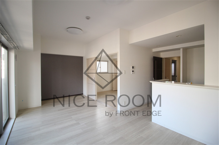 居室・リビング　デレクト・ビュー上町台　リビング