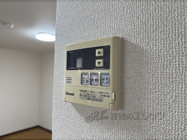 その他設備　給湯器リモコン