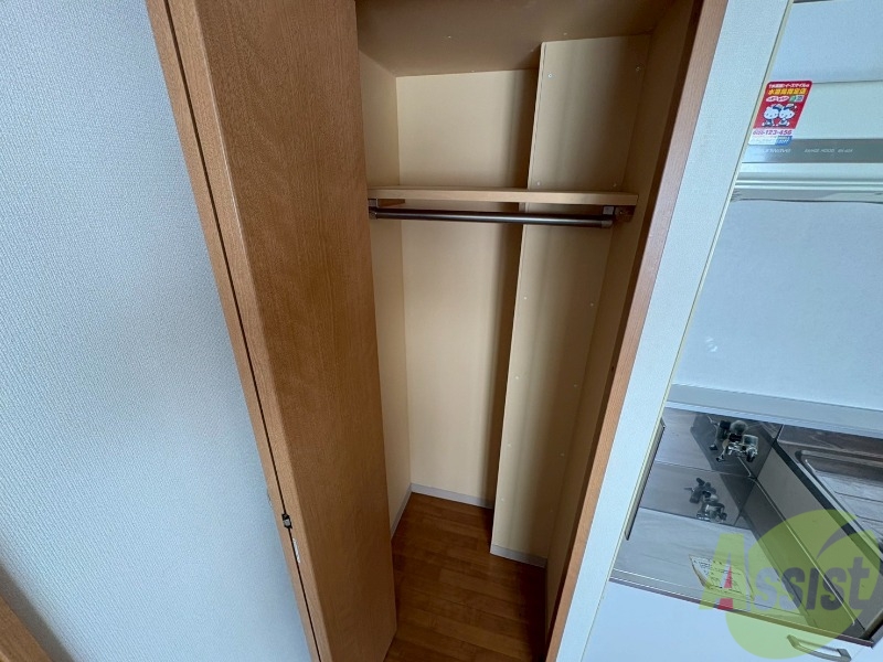 収納　寝室の収納です。部屋がすっきり片付きます。