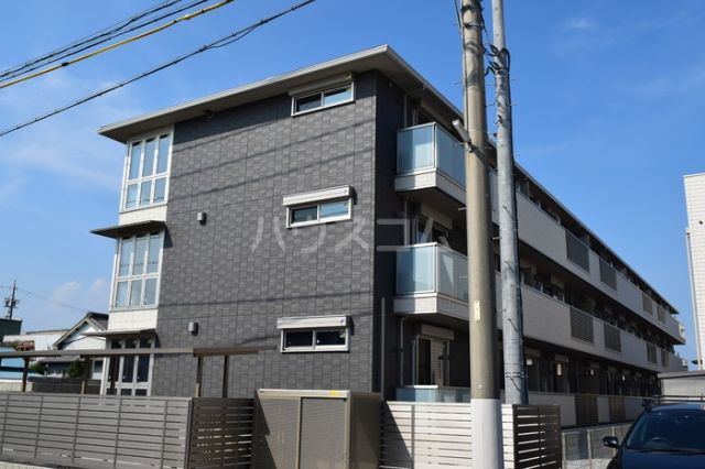 Ｄｏｌｃｅ　ｖｉｔａの建物外観