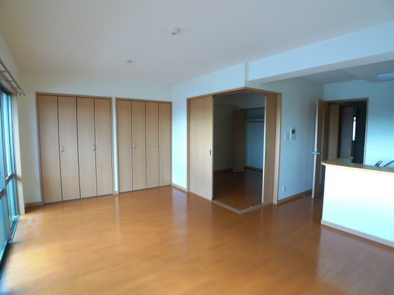 居室・リビング　※他号室の写真です