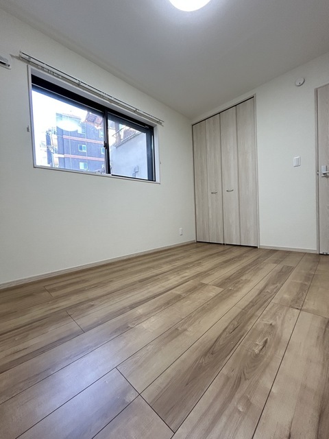 その他　１階サービスルーム（納戸）６畳