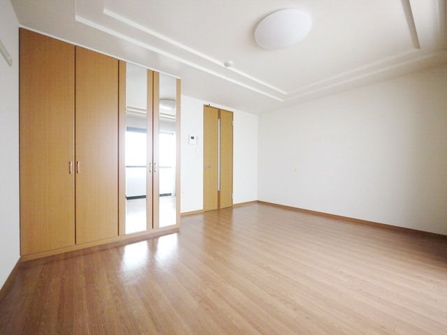 その他部屋・スペース　★広々９．２帖の洋室★