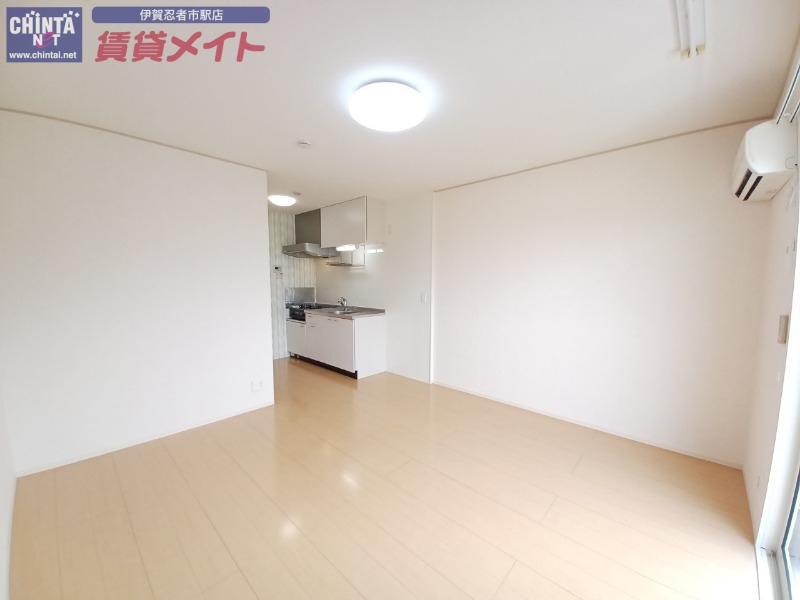 居室・リビング　同型参考写真