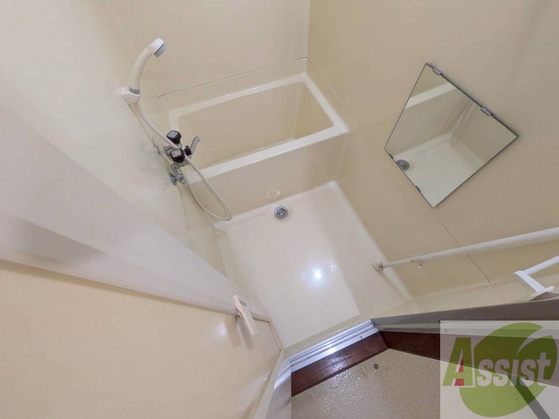 バス・シャワールーム　ユニットバスです。疲れを癒すのに欠かせませんね！