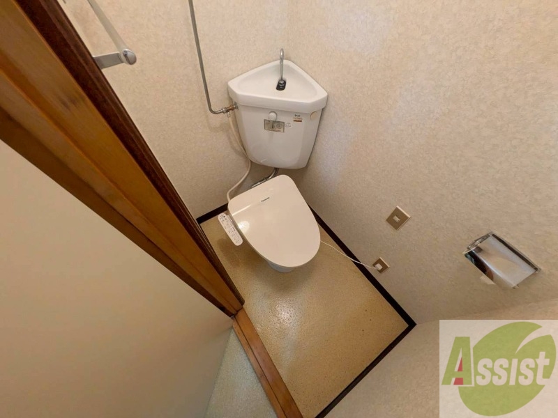 トイレ　こちらはトイレです。清潔感があり、安心して使用できます。