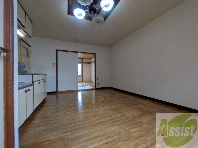 居室・リビング　広くてキレイなお部屋が広がっていて、充実した生活が送れそう。