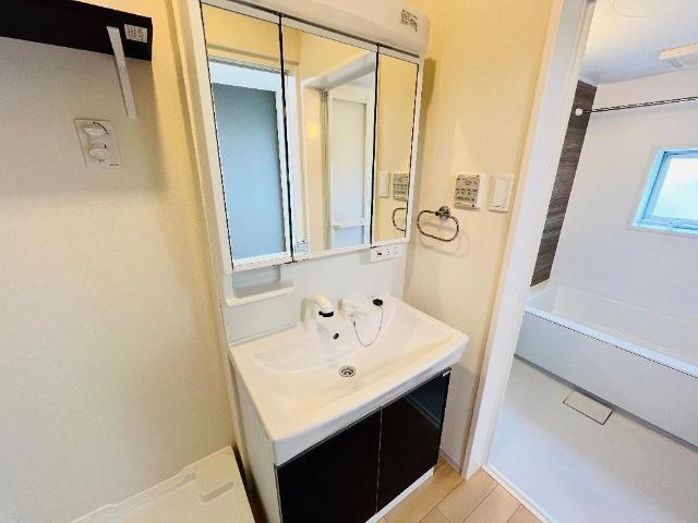 洗面設備　洗髪洗面化粧台