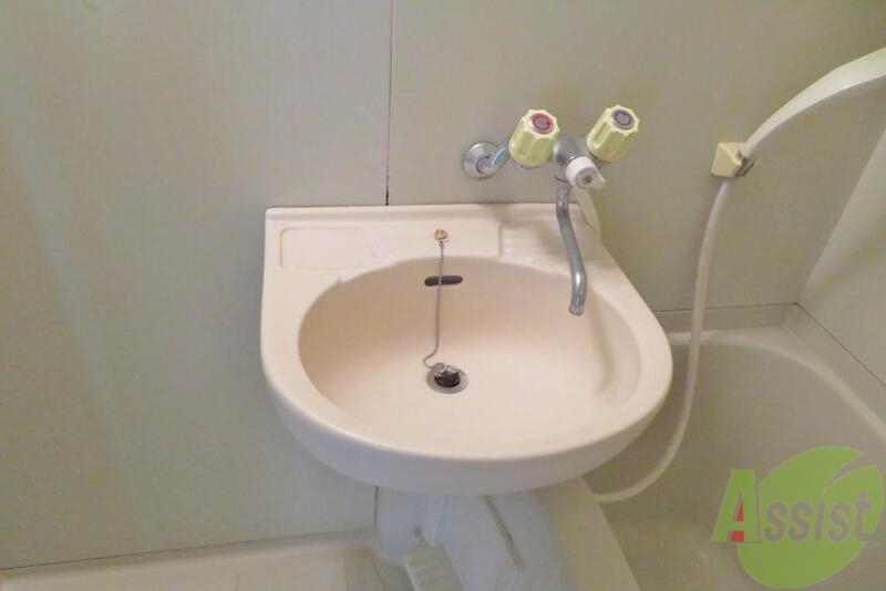 洗面設備　独立洗面台でないのですが、洗面台がついて便利ですね。