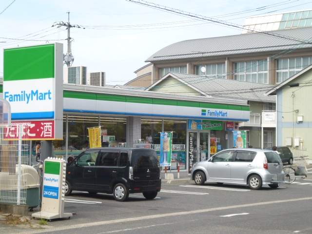 コンビニ　ファミリーマート西川原一丁目店（コンビニ）まで350m