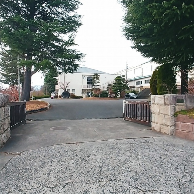 中学校　松本市立丸ノ内中学校（中学校）まで1925m