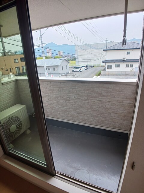 バルコニー　【イースト　ワン　ハルズ】