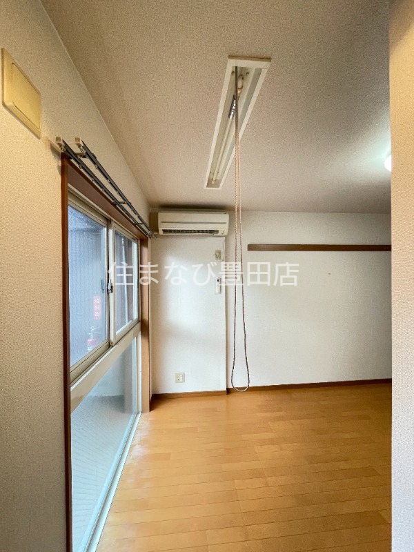 バルコニー　室内物干し