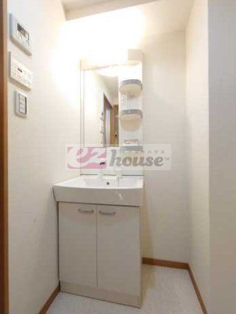 洗面設備　別部屋の参考写真です