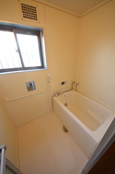 バス・シャワールーム　☆ゆったりバスルーム☆