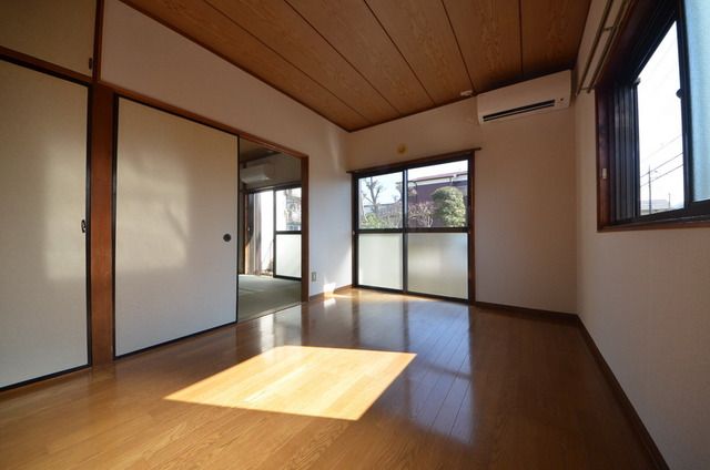 居室・リビング　☆明るい洋室です☆