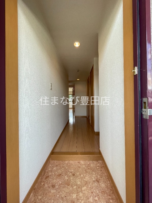 玄関　同型別部屋写真