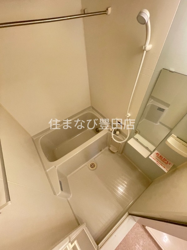バス・シャワールーム　同型別部屋写真