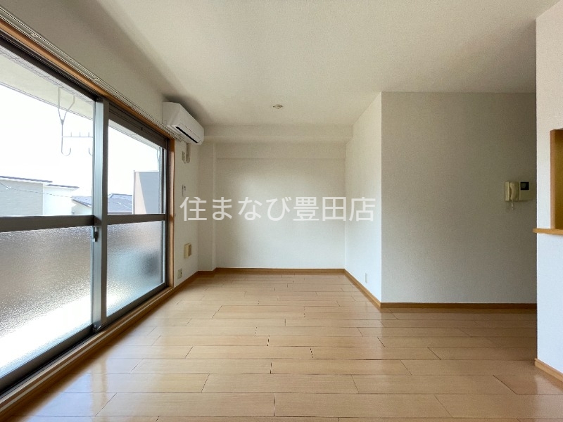 居室・リビング　同型別部屋写真