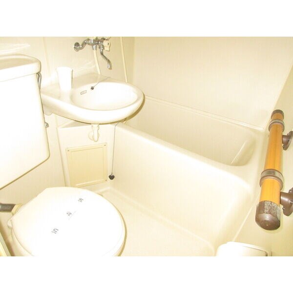 バス・シャワールーム　当物件の参考写真です。(同建物の部屋)