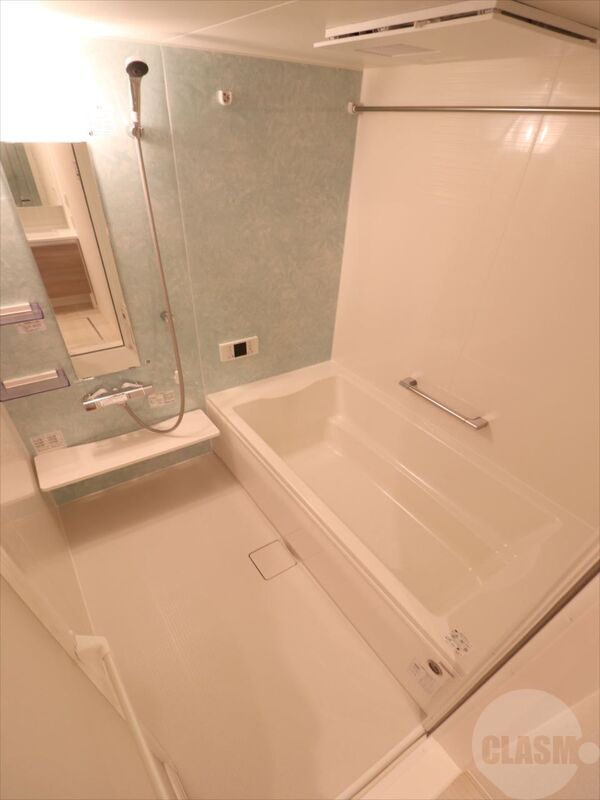 バス・シャワールーム　浴室乾燥機能付き